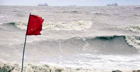 সাগরে লঘুচাপ, সমুদ্রবন্দরে ৩ নম্বর সতর্ক সংকেত